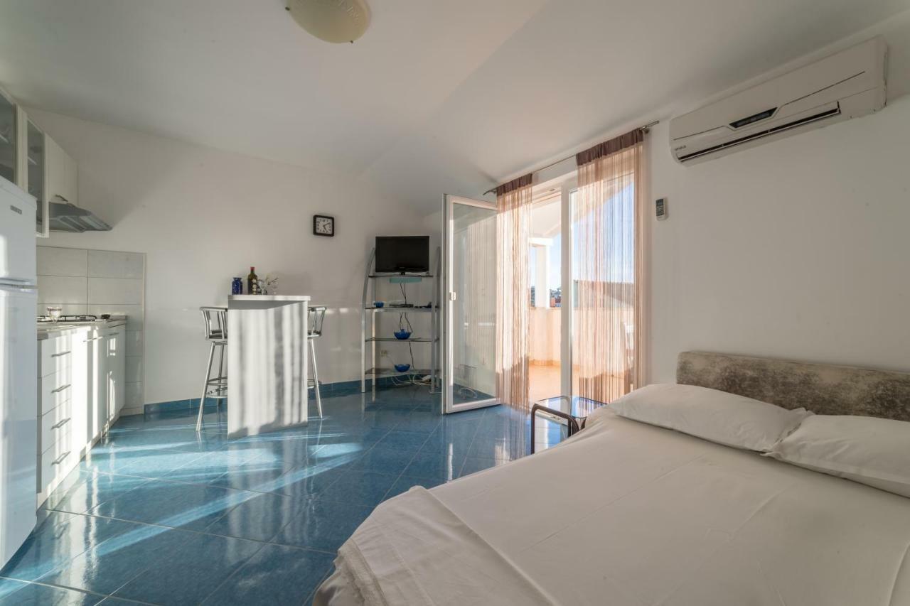Apartments Jakovcev Betina  Exterior foto