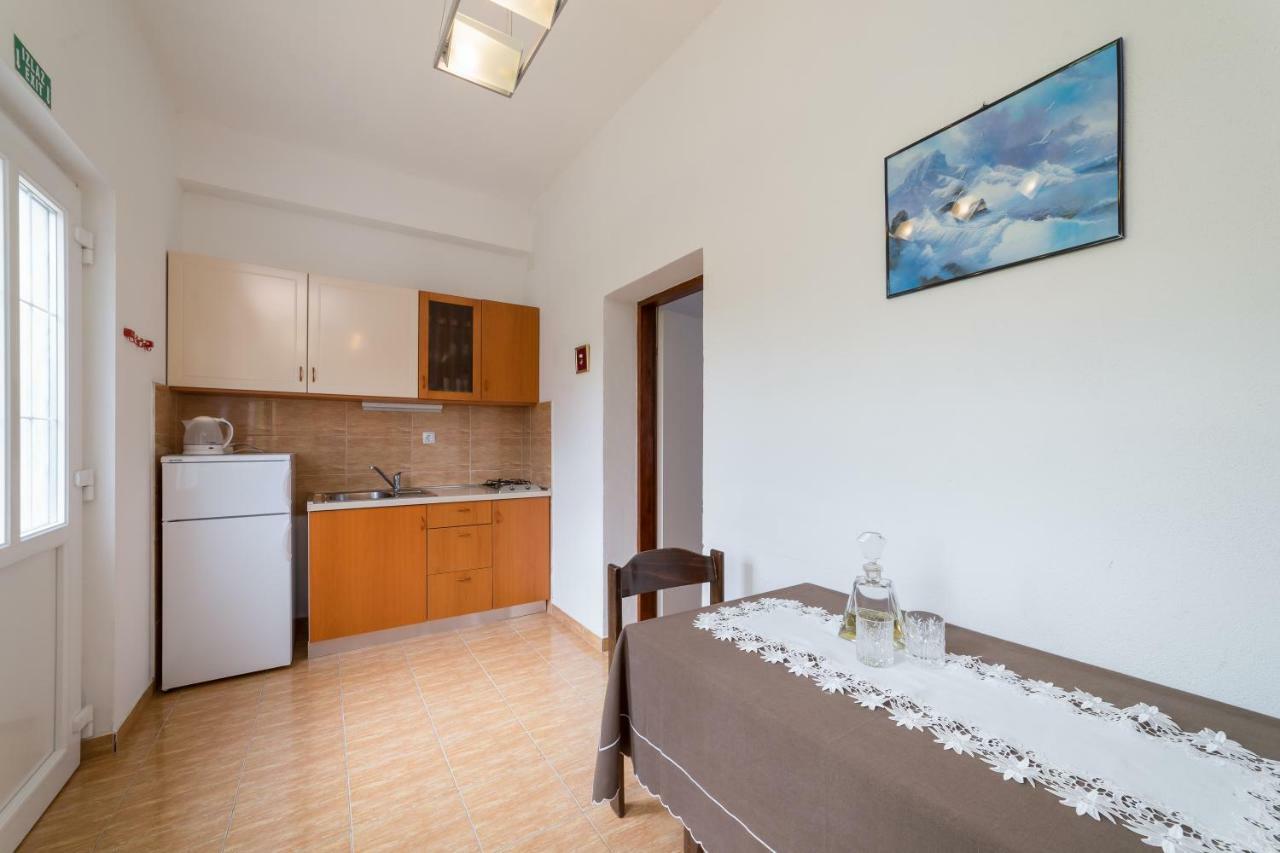 Apartments Jakovcev Betina  Exterior foto