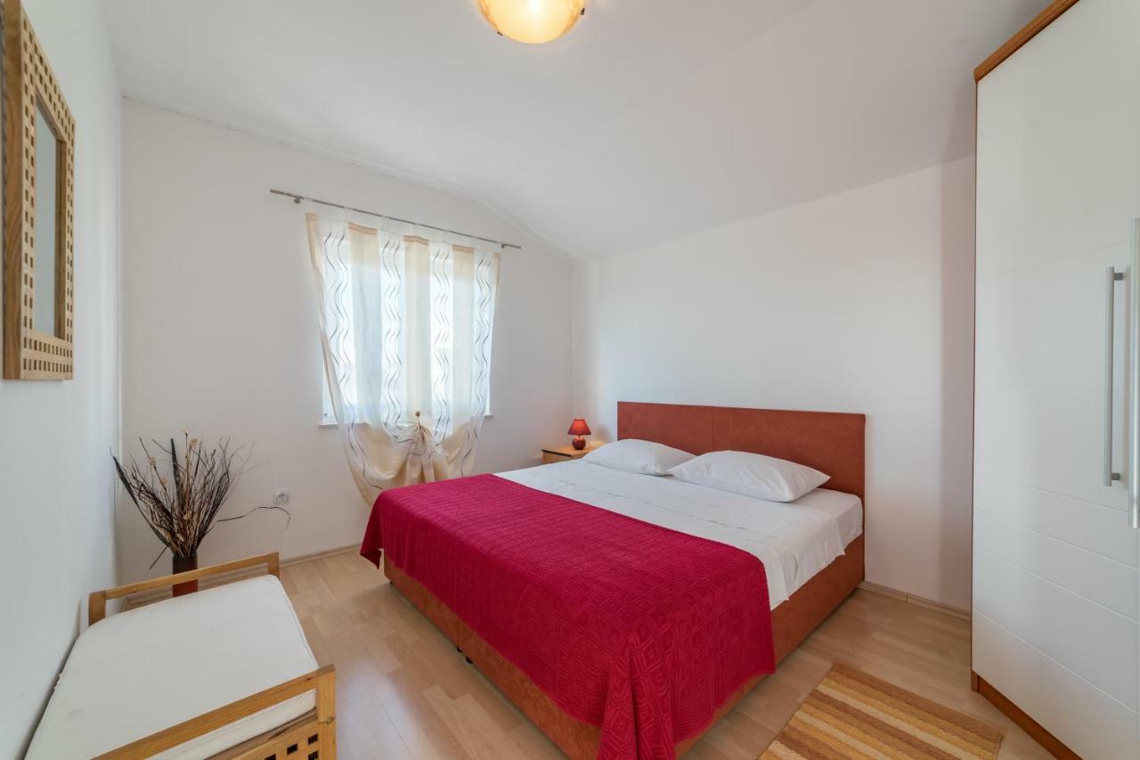 Apartments Jakovcev Betina  Exterior foto
